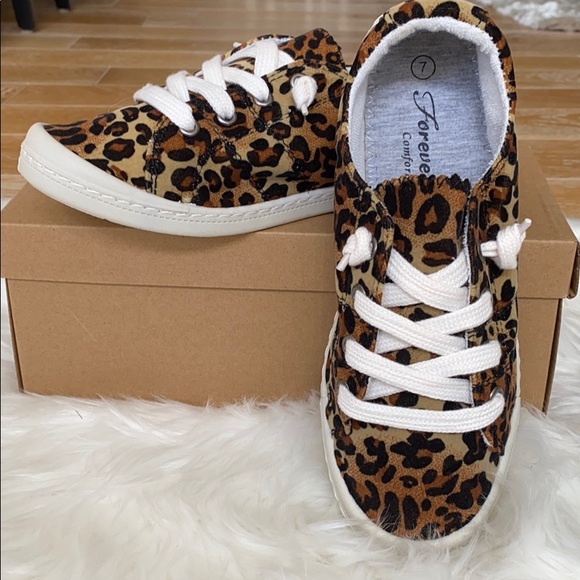 LAST PAIR‼️Leopard Print Sneakers SZ 8 ❣️NWT❣️ - Picture 4 of 9